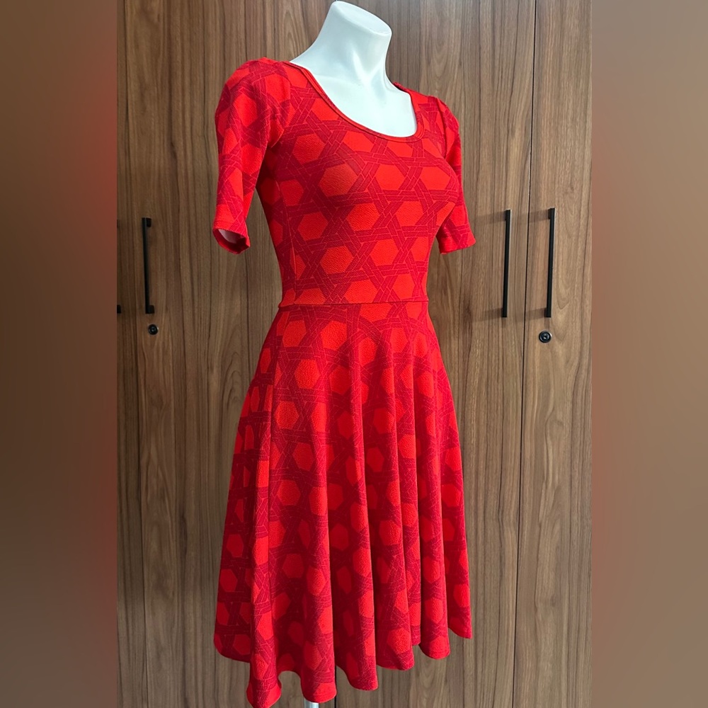 NWT. Elegant Red Patterned Dress Size XXS - Picture 4 of 15
